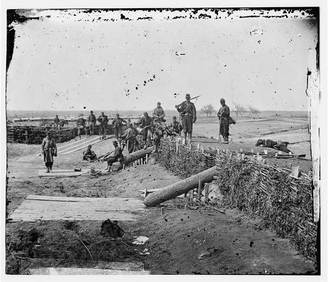 Group of Federals on Fort at Centreville